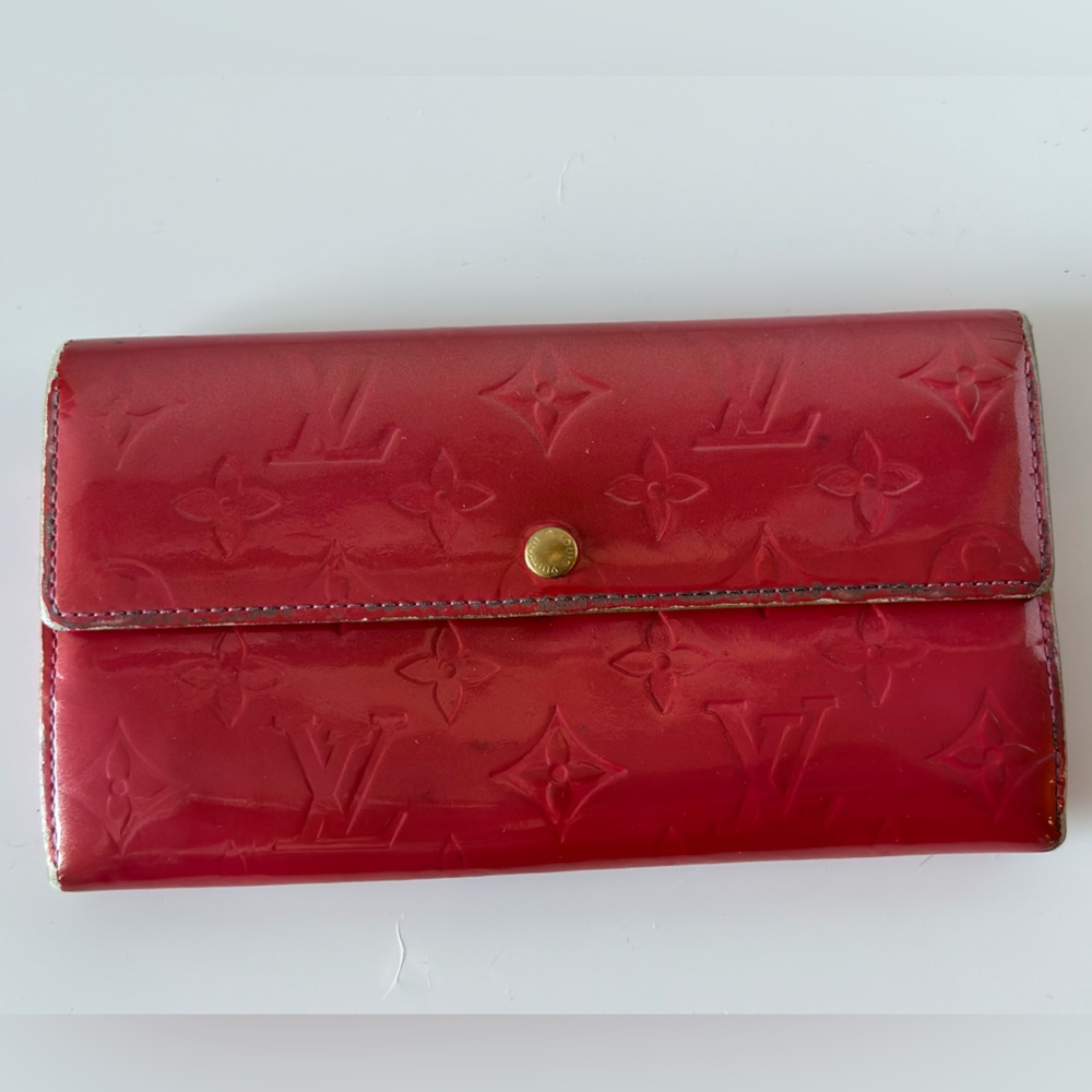 Louis Vuitton Monogram Vernis Sarah Wallet - Used